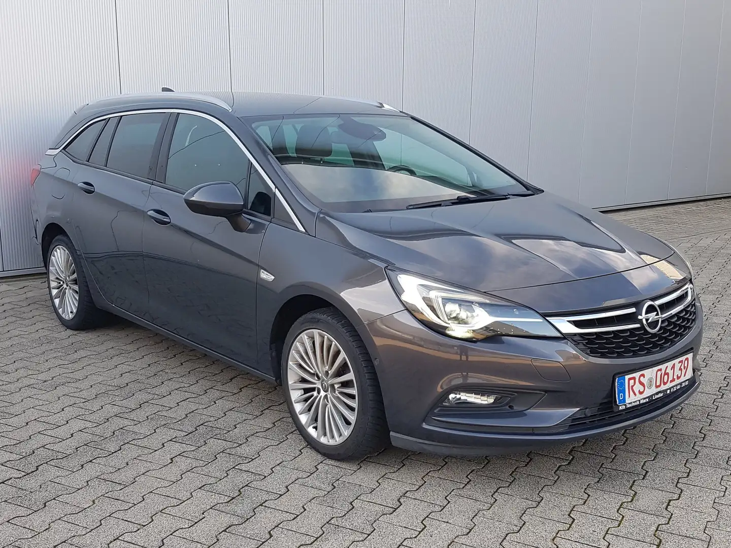 Opel Astra Sports Tourer Diesel 1.6 D (CDTI) Business Grau - 1