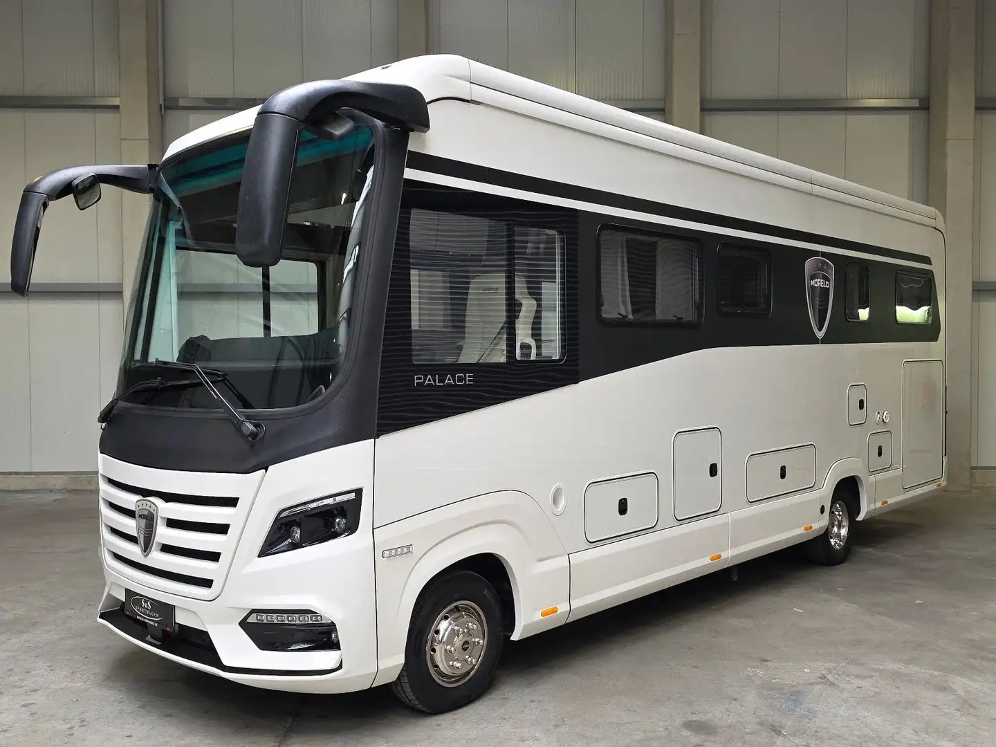 Morelo Palace 85L*1.Hand/Active Air/Wide Axle/E&P/AHK* Weiß - 2