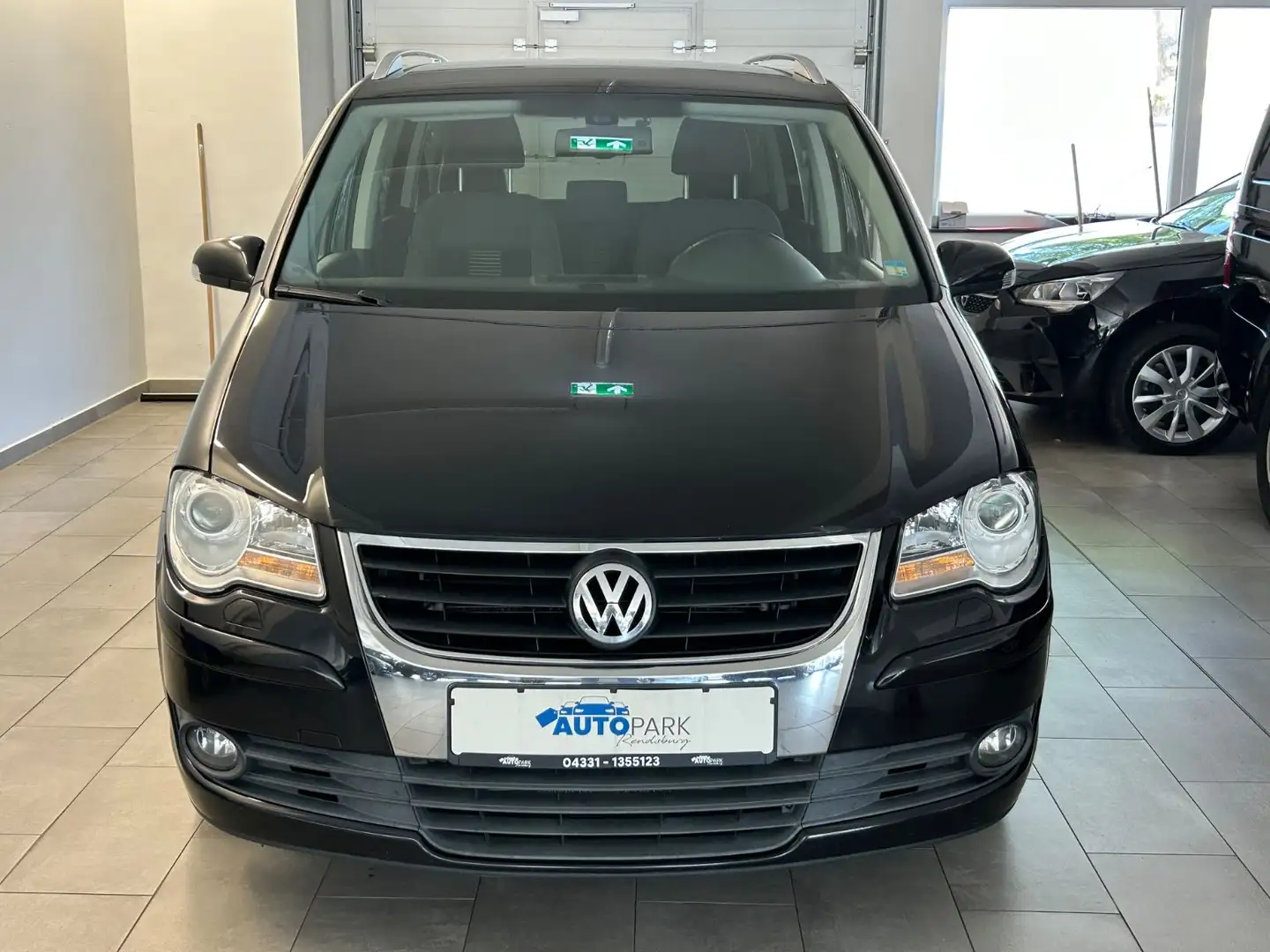 Volkswagen Touran 1,4 United  *Sitzheizung* Automatik Schwarz - 2