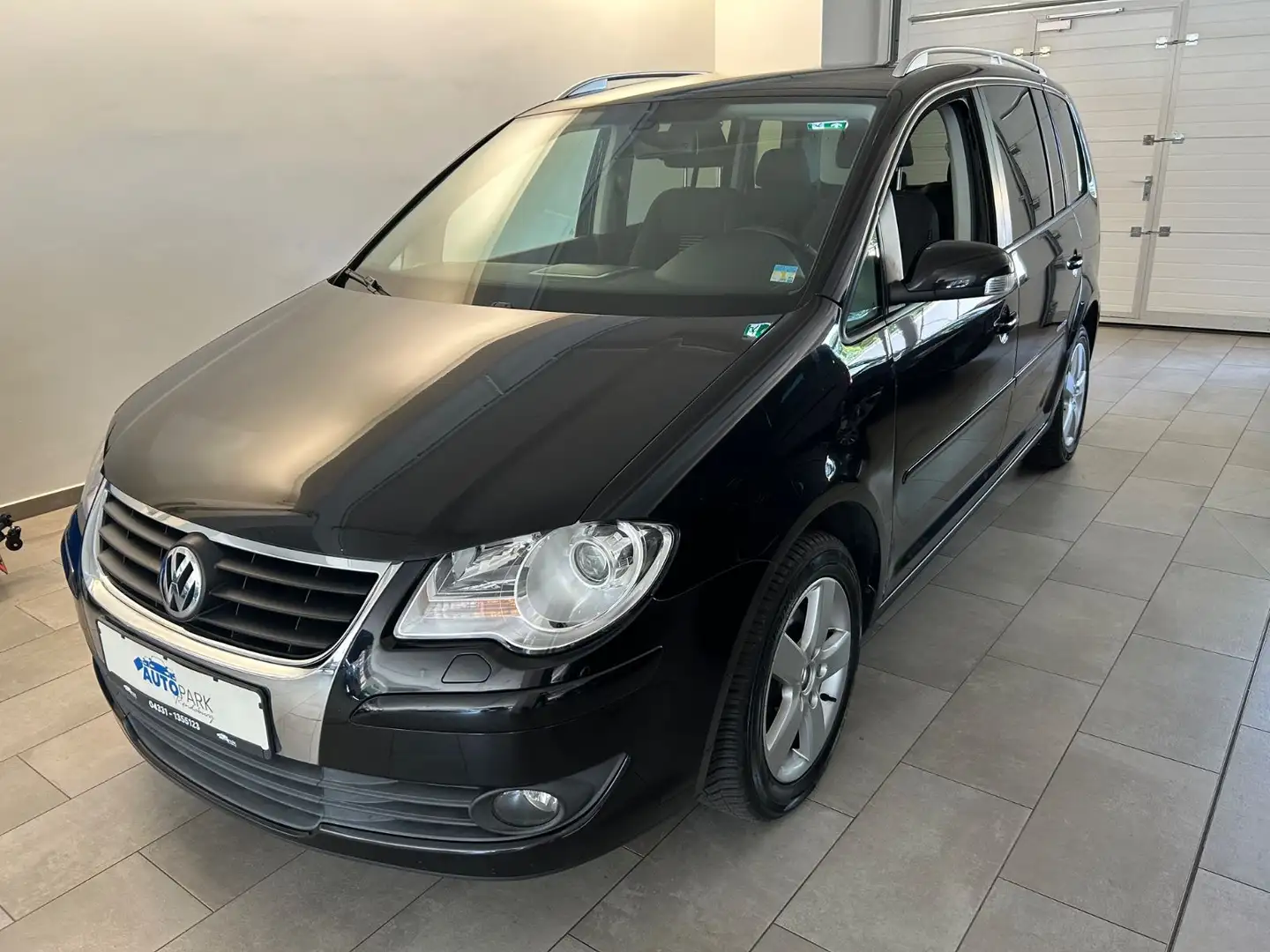 Volkswagen Touran 1,4 United  *Sitzheizung* Automatik Schwarz - 1