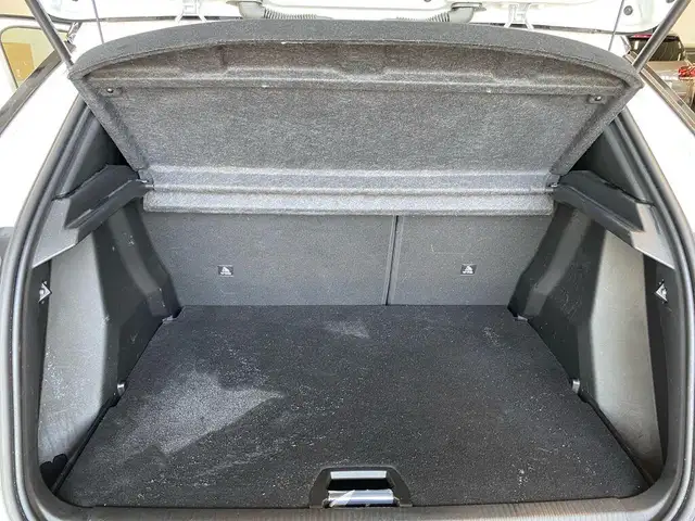 Peugeot 2008 view 9