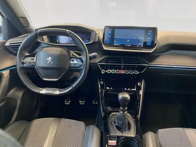 Peugeot 2008 view 6