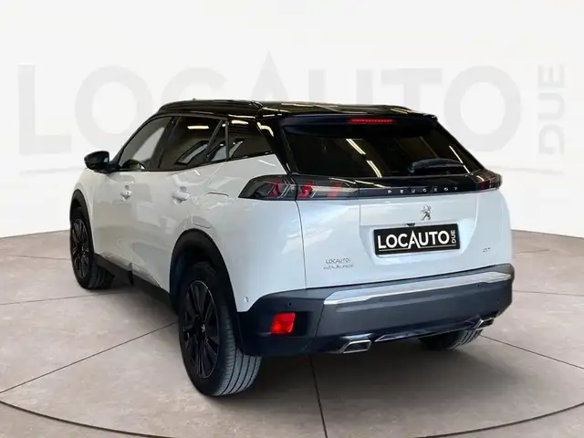 Peugeot 2008 view 5