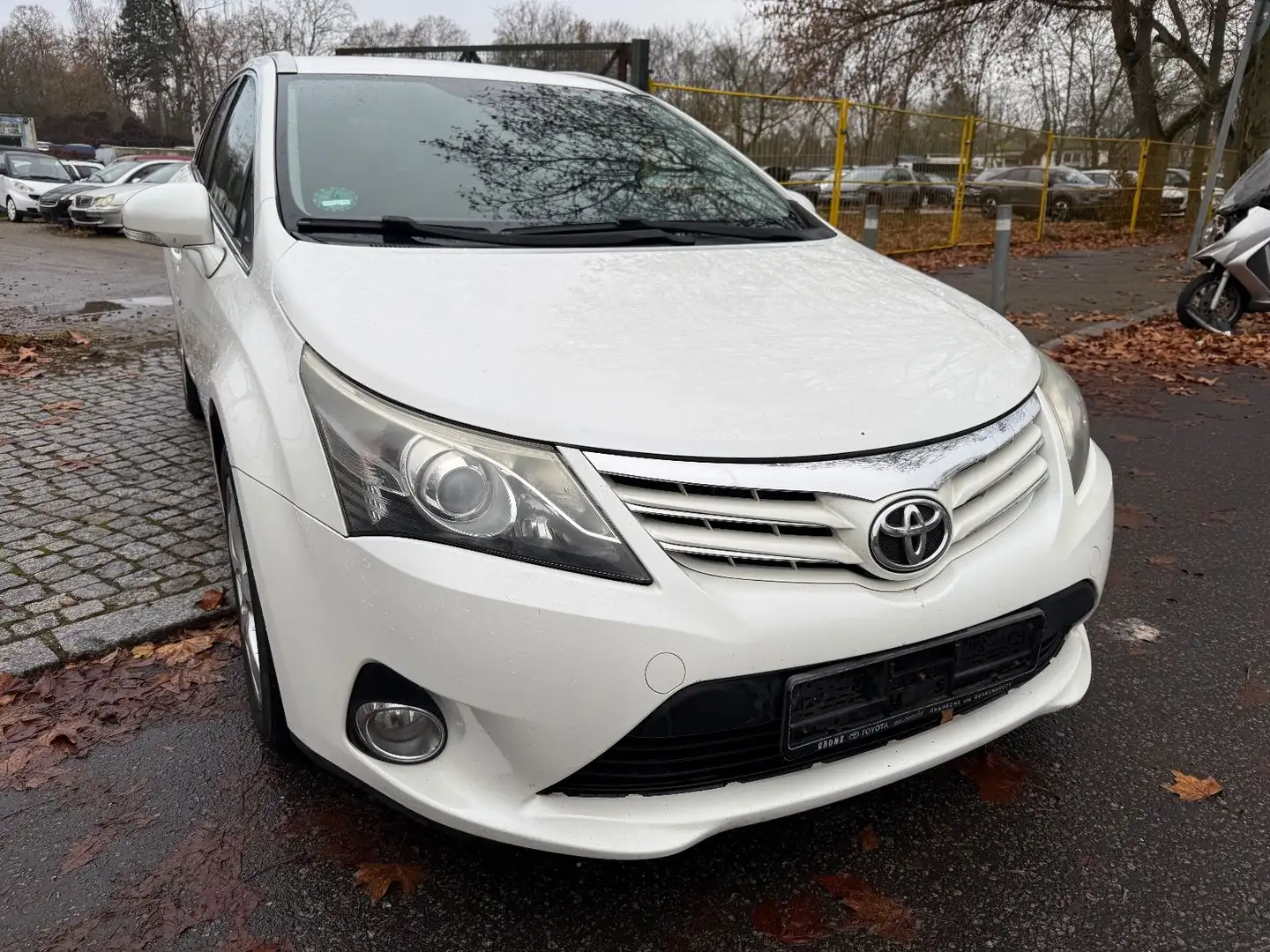 Toyota Avensis Kombi Edition Bianco - 1