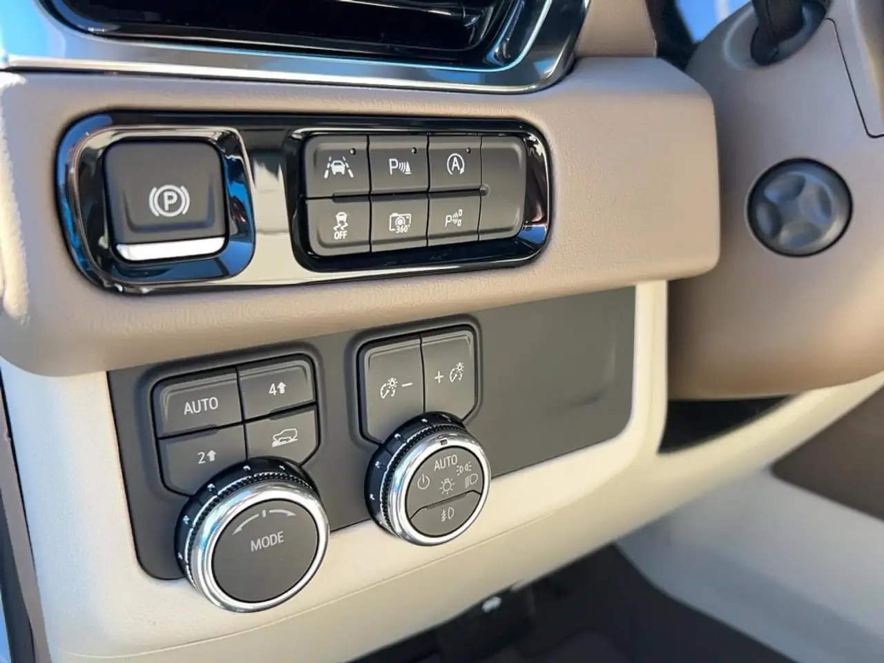 GMC Yukon снимка GMC Yukon