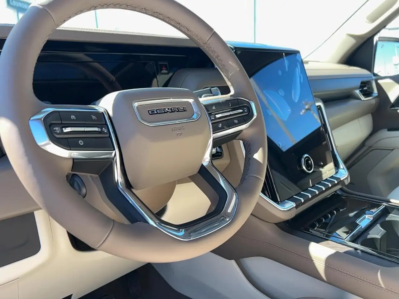 GMC Yukon снимка GMC Yukon