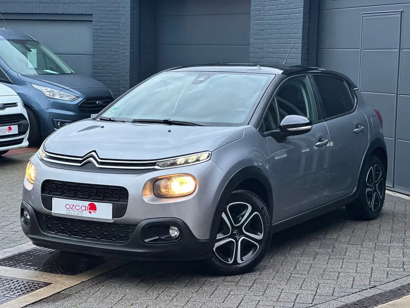 Citroen C3 Pure Tech 82 SHINE /AicroCruiseGps/ EXPORT/HANDEL Grijs - 1