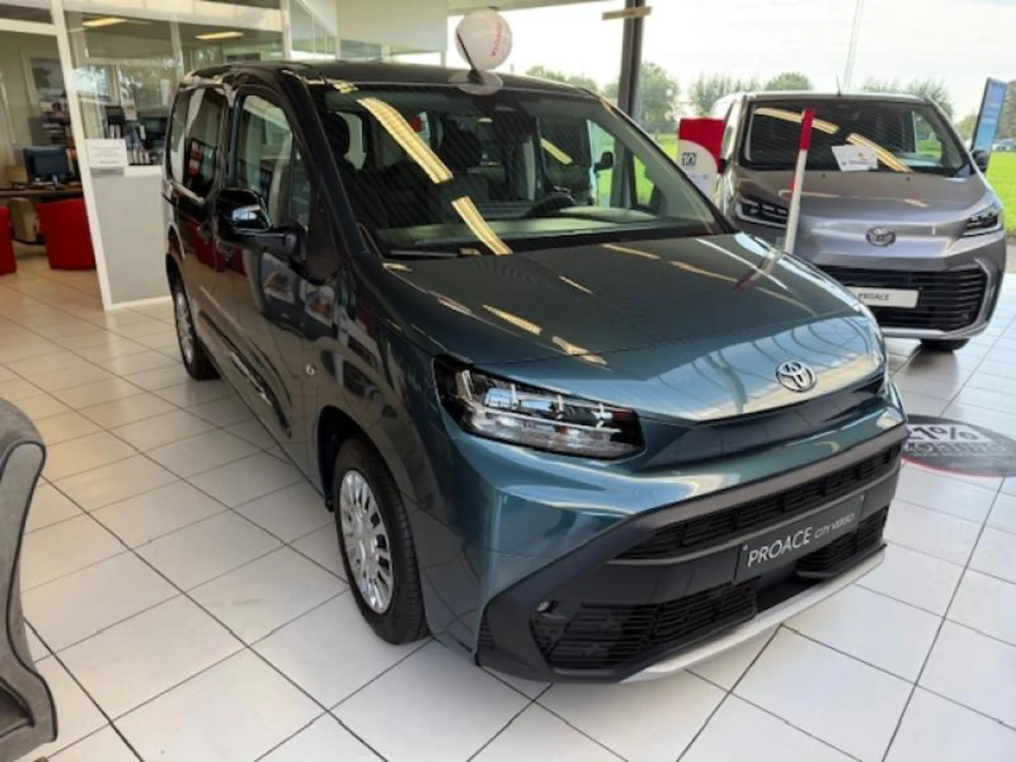 Toyota Verso Shuttle 5pl Proace City Verso Shuttle Diesel — photo 13