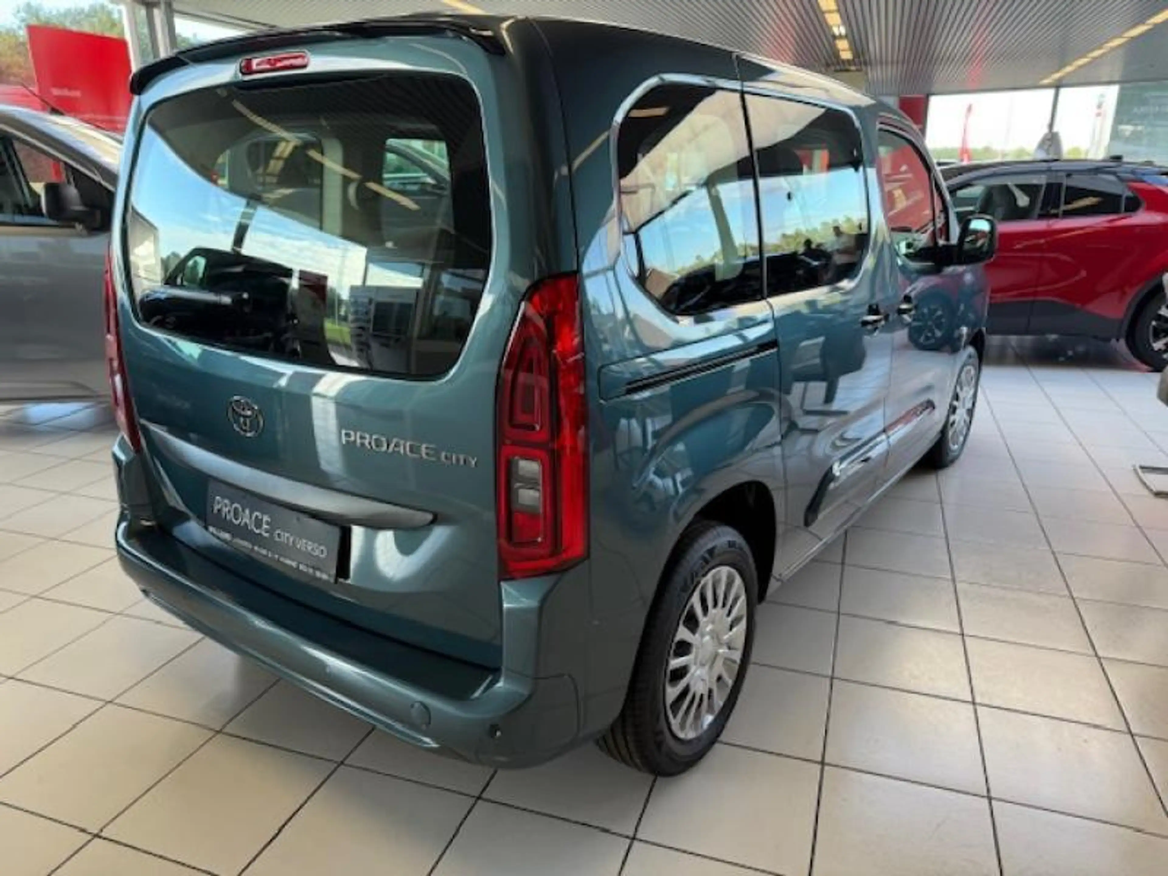 Toyota Verso Shuttle 5pl Proace City Verso Shuttle Diesel — photo 5