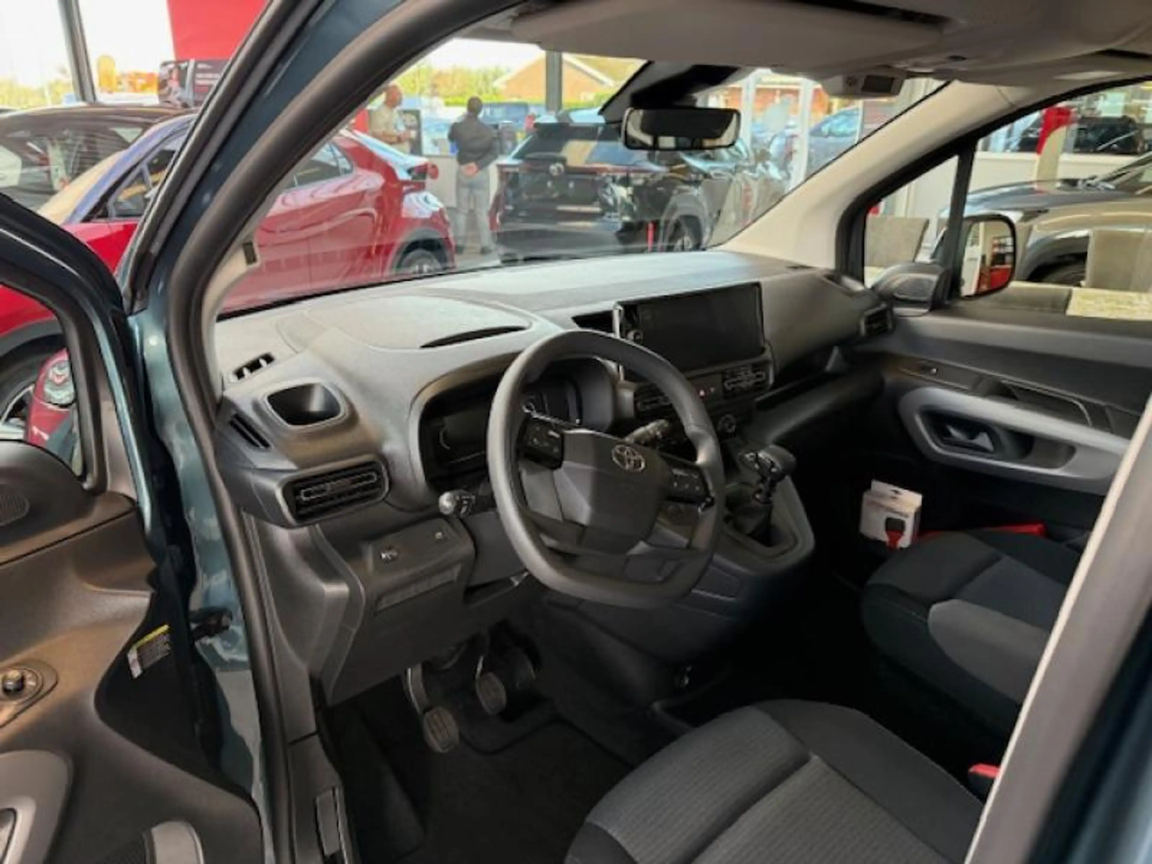 Toyota Verso Shuttle 5pl Proace City Verso Shuttle Diesel — photo 9