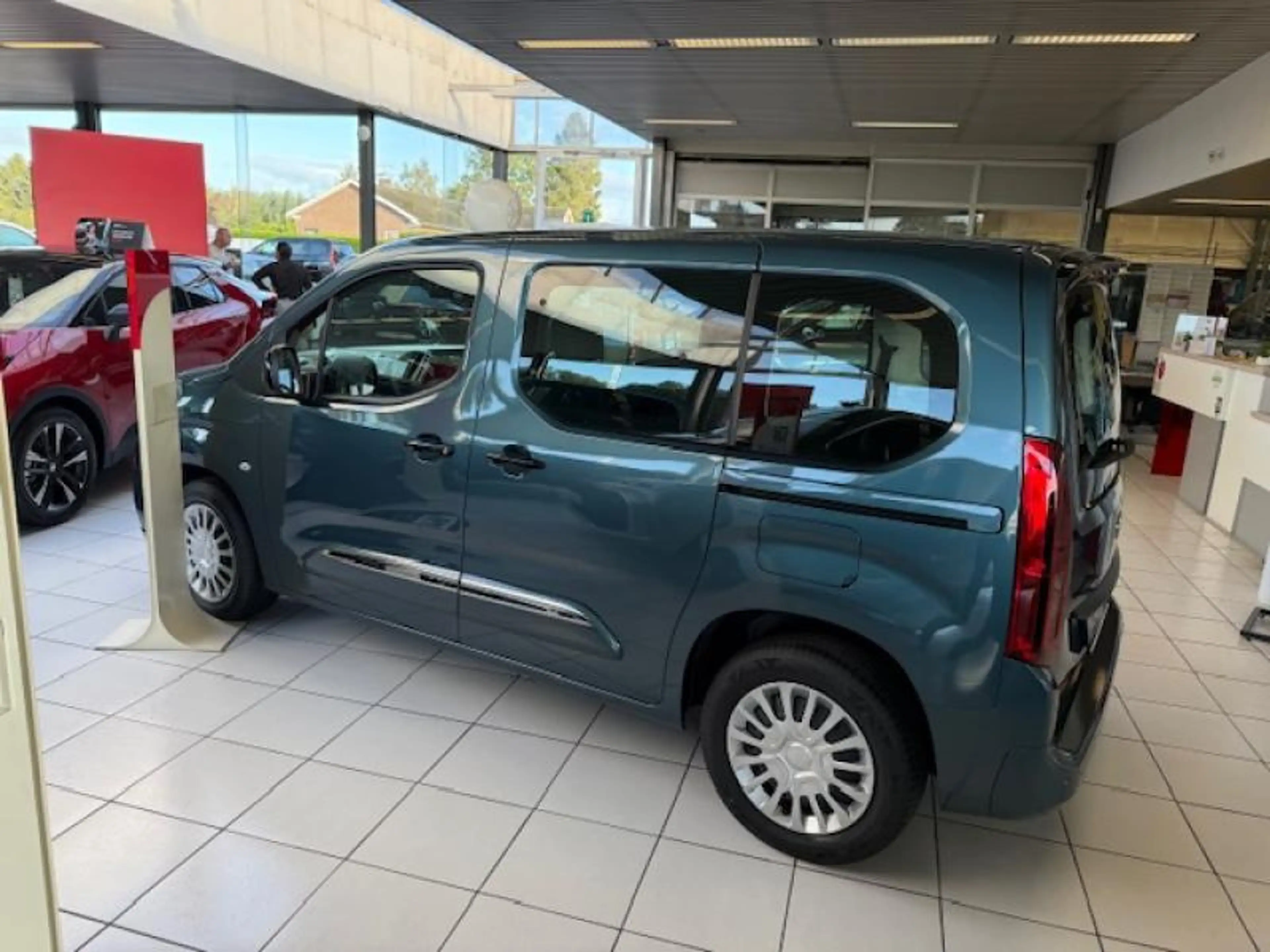 Toyota Verso Shuttle 5pl Proace City Verso Shuttle Diesel — photo 3