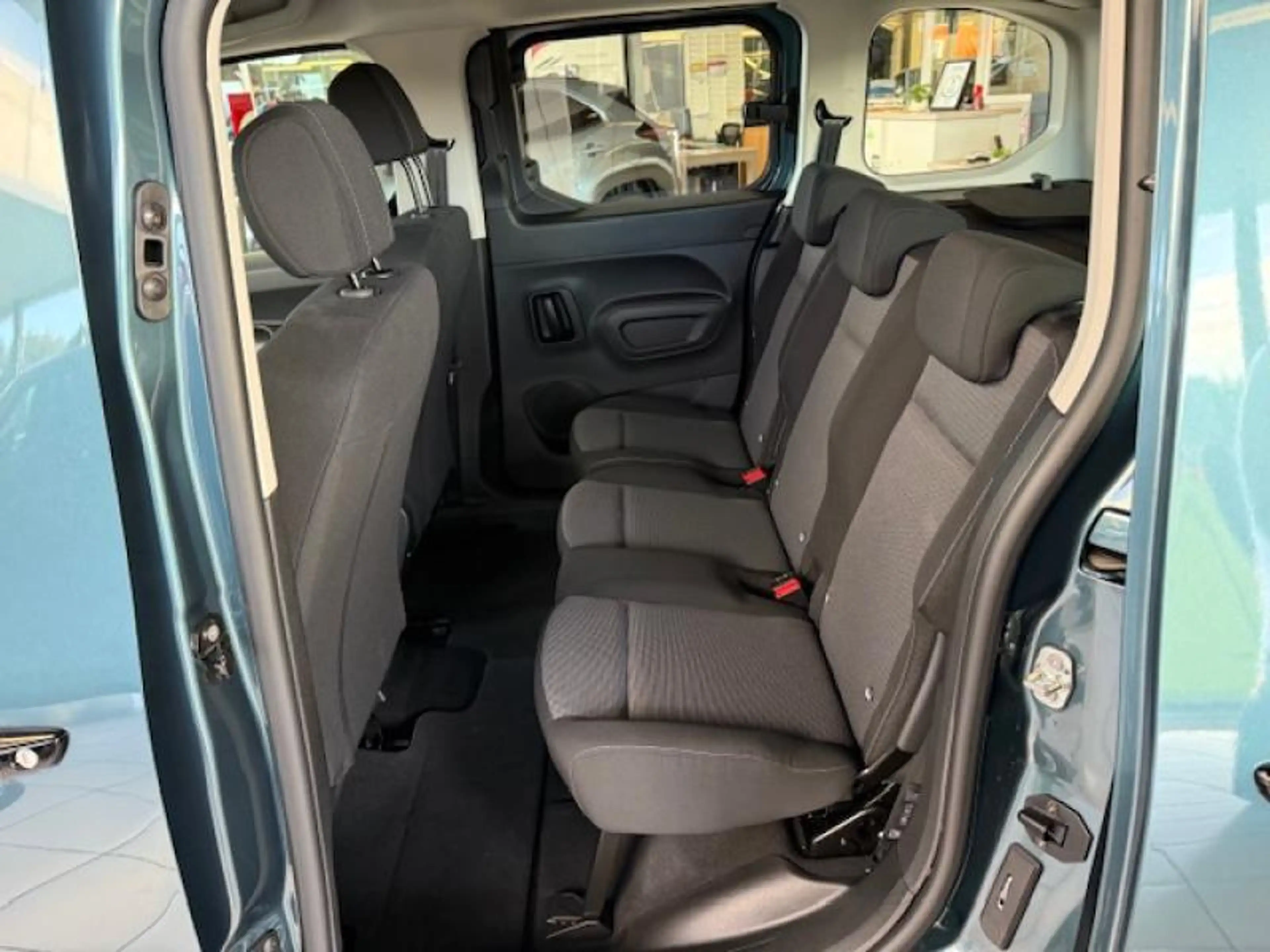 Toyota Verso Shuttle 5pl Proace City Verso Shuttle Diesel — photo 11