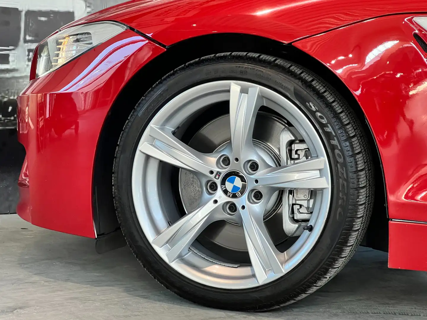 BMW Z4 3.0 iA M Rouge - 2