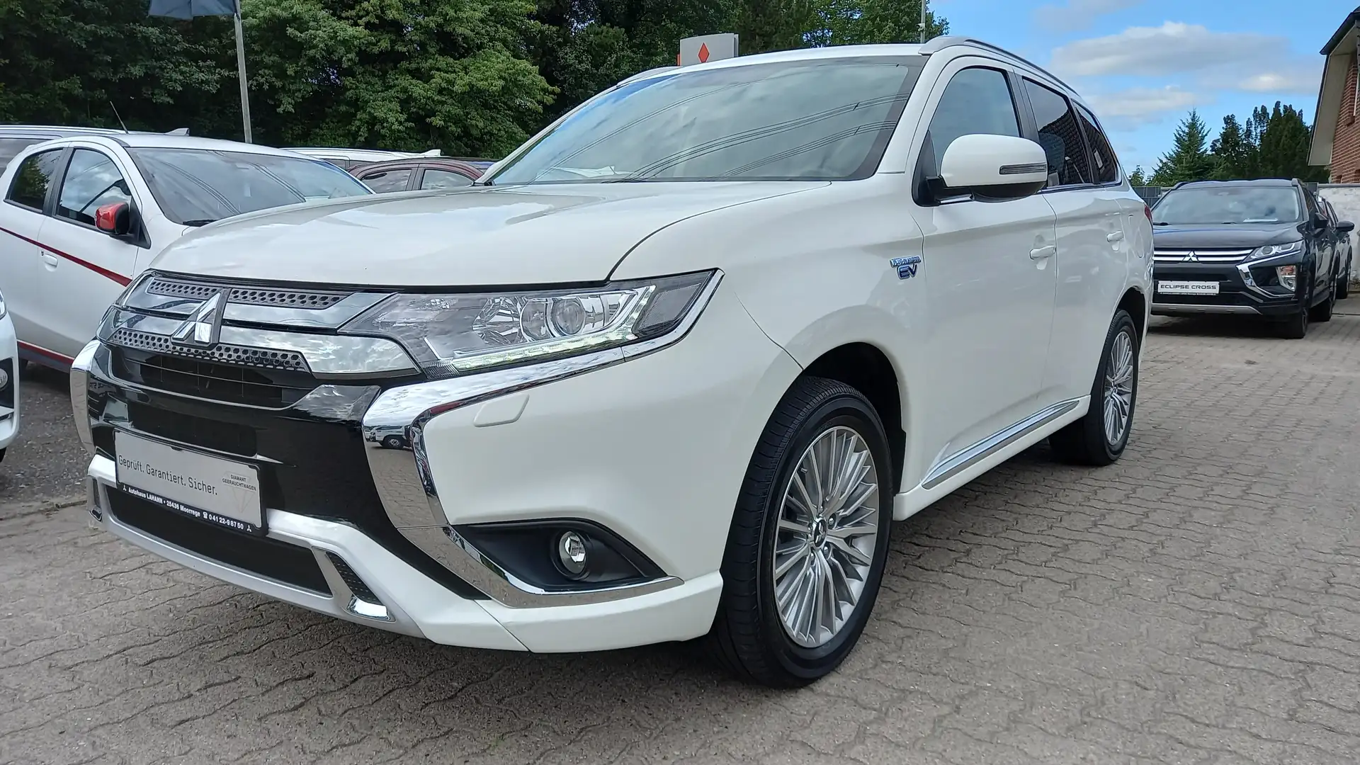Mitsubishi Outlander PHEV Basis 4WD Navi/Kamera/SmartLink/ Weiß - 1