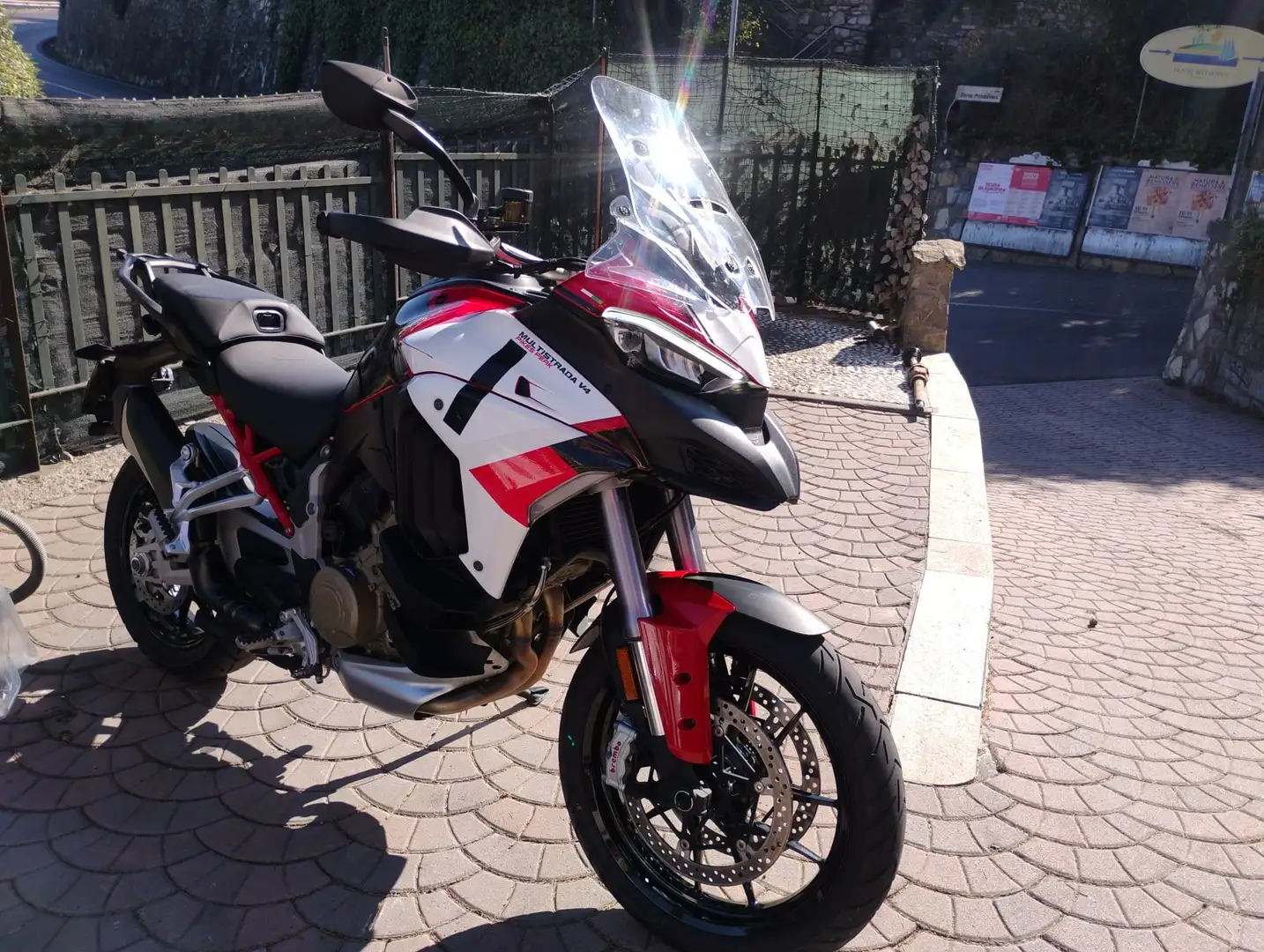 Ducati Multistrada V4 S radar Rot - 2