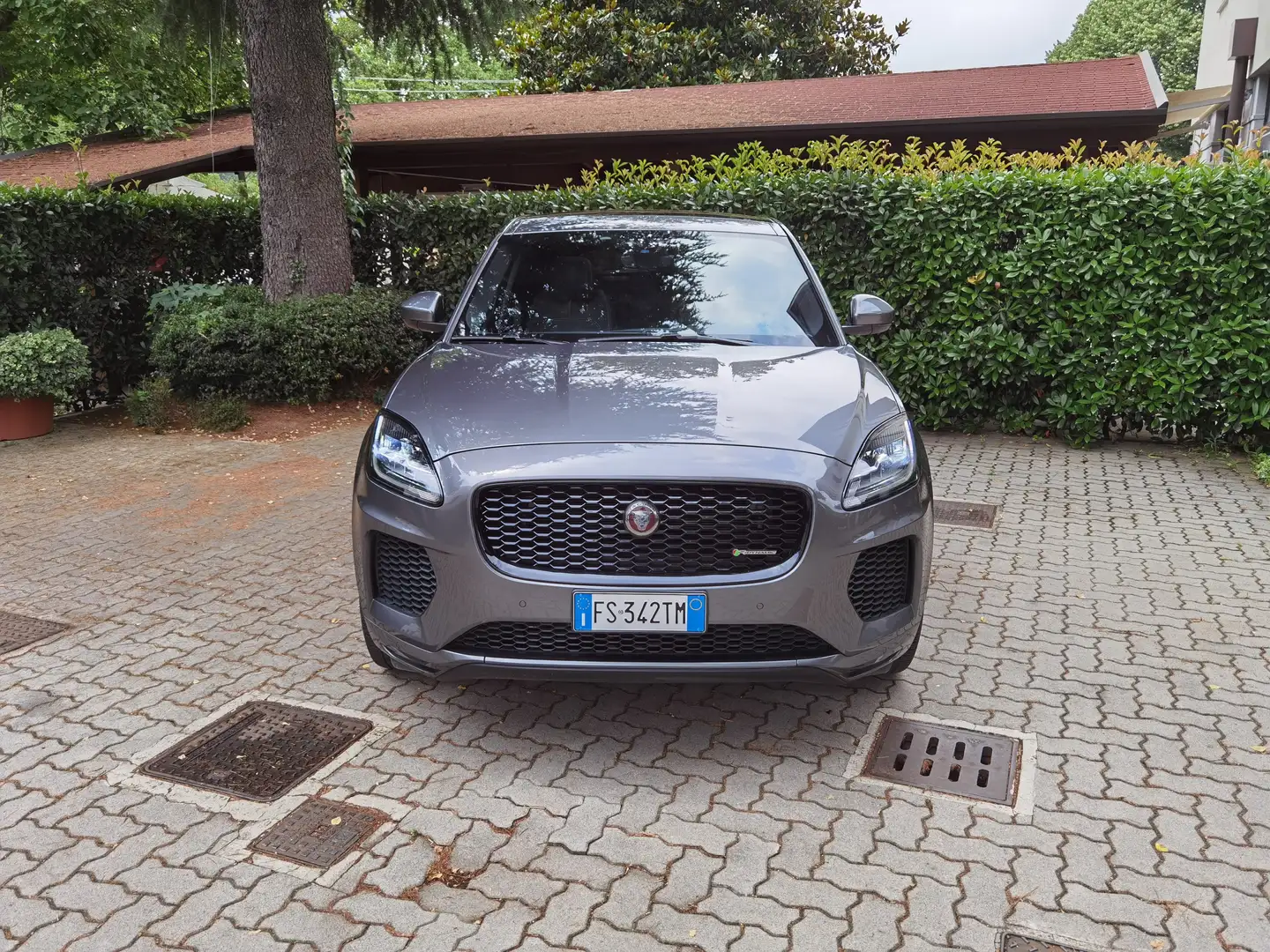 Jaguar E-Pace 2.0 i4 R-Dynamic HSE awd 300cv auto--Destock-- Grigio - 2