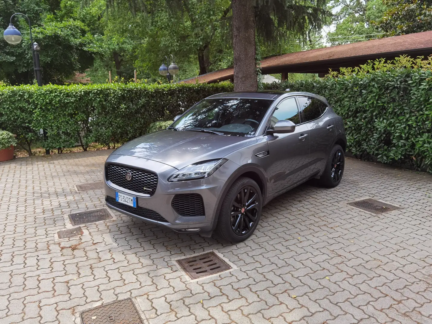 Jaguar E-Pace 2.0 i4 R-Dynamic HSE awd 300cv auto--Destock-- Grigio - 1