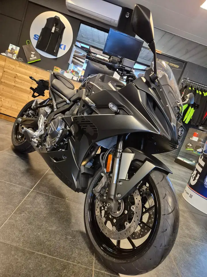 Suzuki GSX 8R
