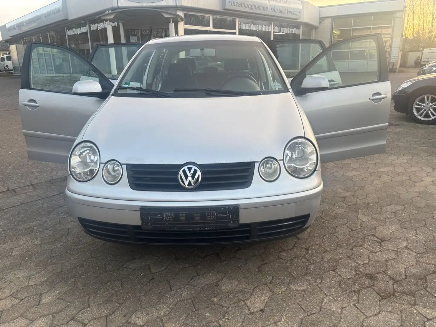 Volkswagen Polo IV Basis*Klimaanlage*5 Türig* Silber - 1