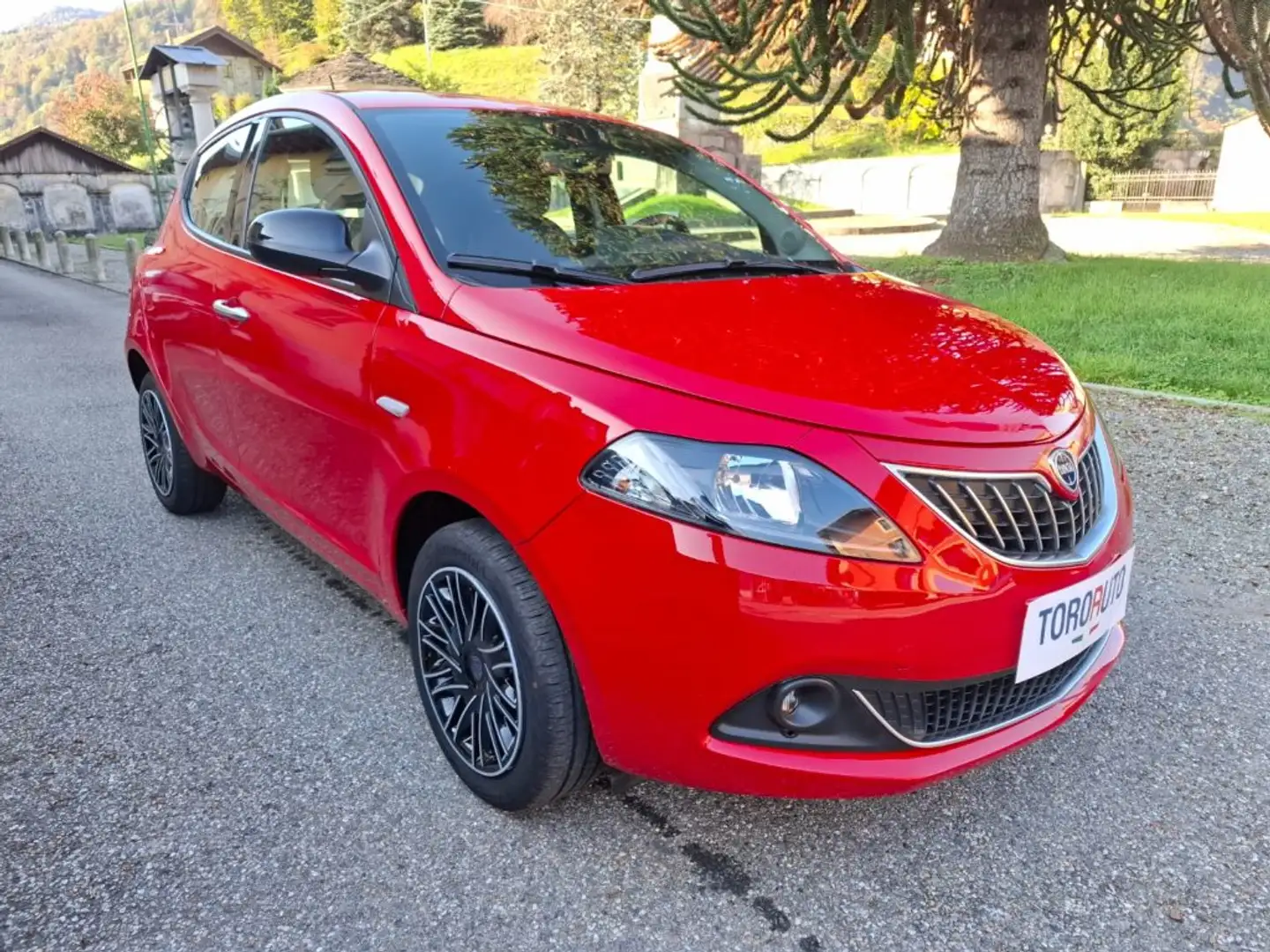 Lancia Ypsilon 1.0 FireFly 5 porte S&S Hybrid Gold Rosso - 1