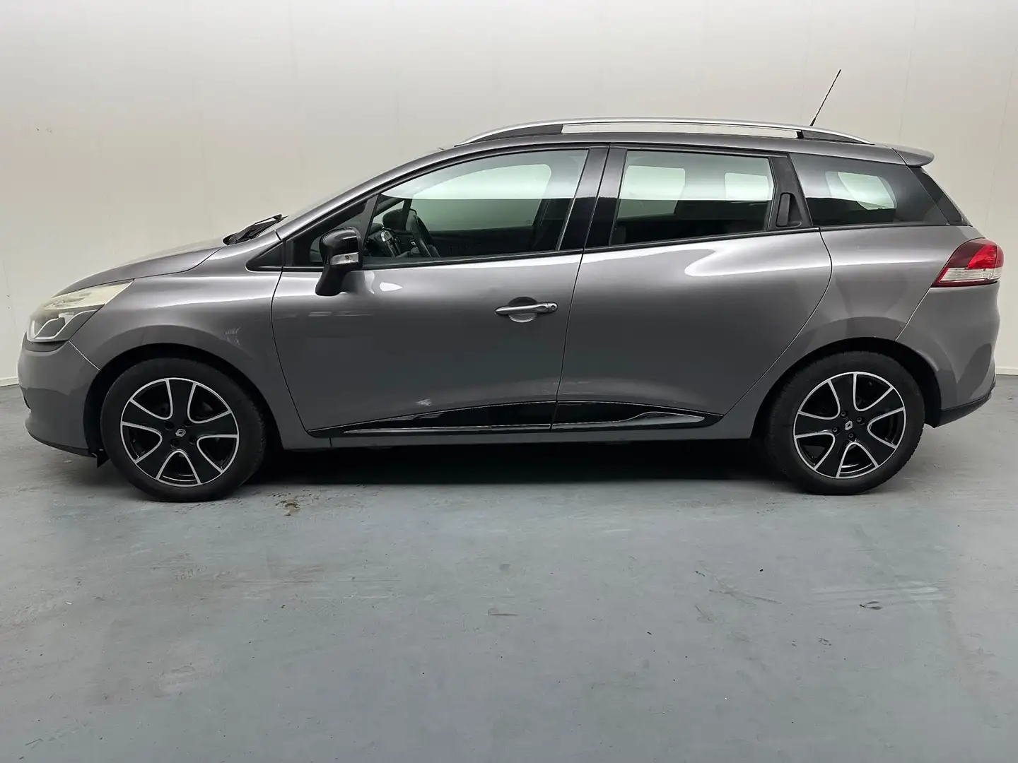 Renault Clio Estate 0.9 TCe Dynamique # Airco # Trekhaak # PDC Grijs - 2