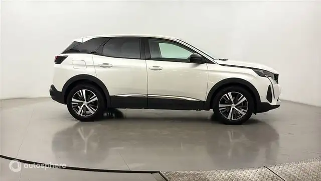Peugeot 3008 view 4