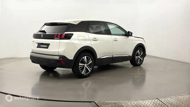 Peugeot 3008 view 5