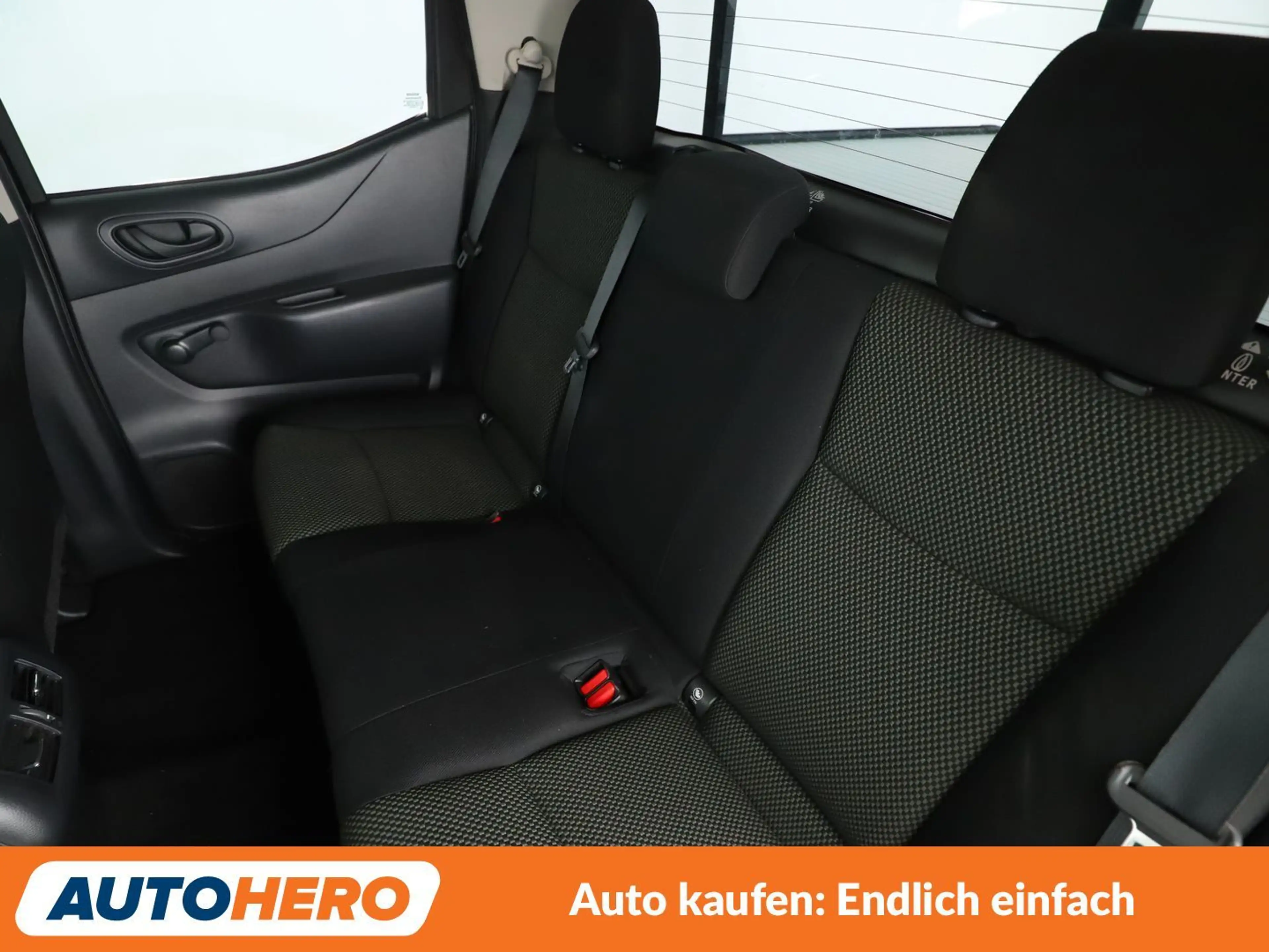 Nissan NP300 2.3 dCi Visia Double Cab 4x4 *TEMPO*SHZ*AHK* — photo 14