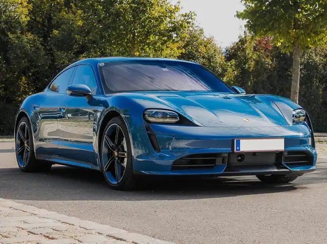 Porsche Taycan Turbo Neptunblau