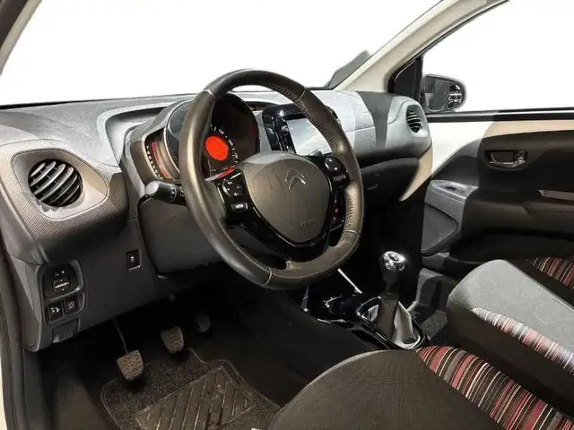 Citroen C1 view 11
