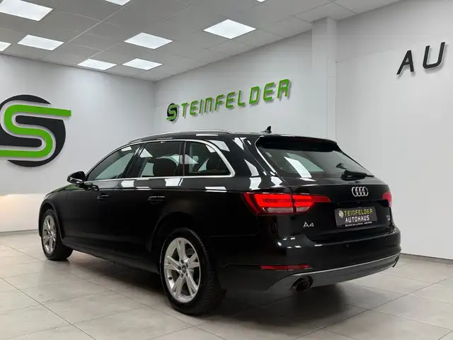 Audi A4 view 5