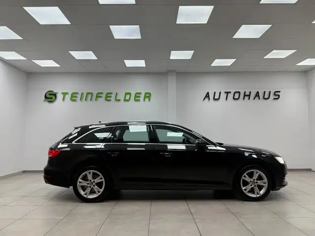 Audi A4 view 8
