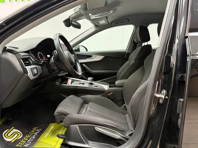 Audi A4 view 11