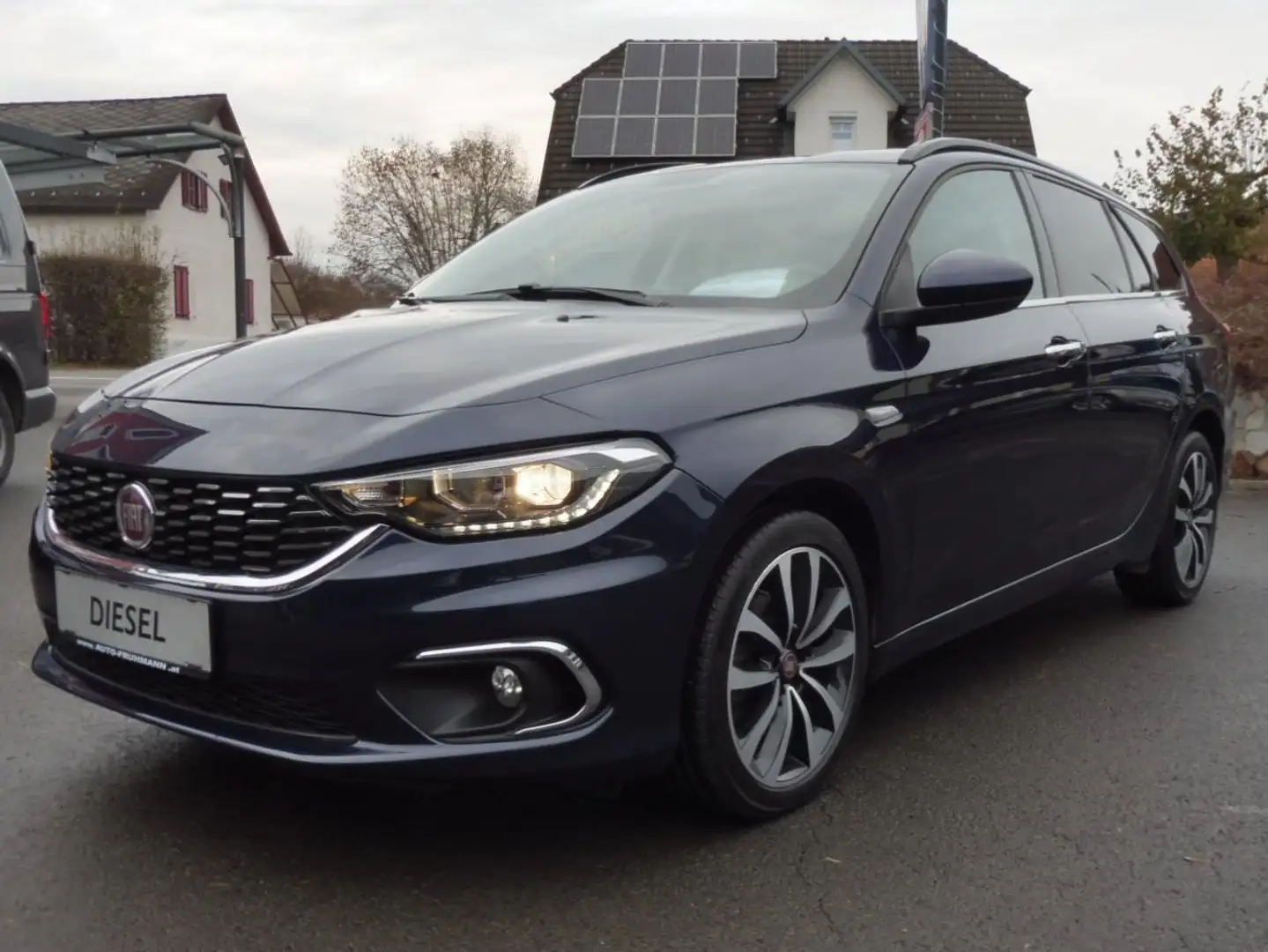 Fiat Tipo Lounge Kombi / Family Van Blau - 1
