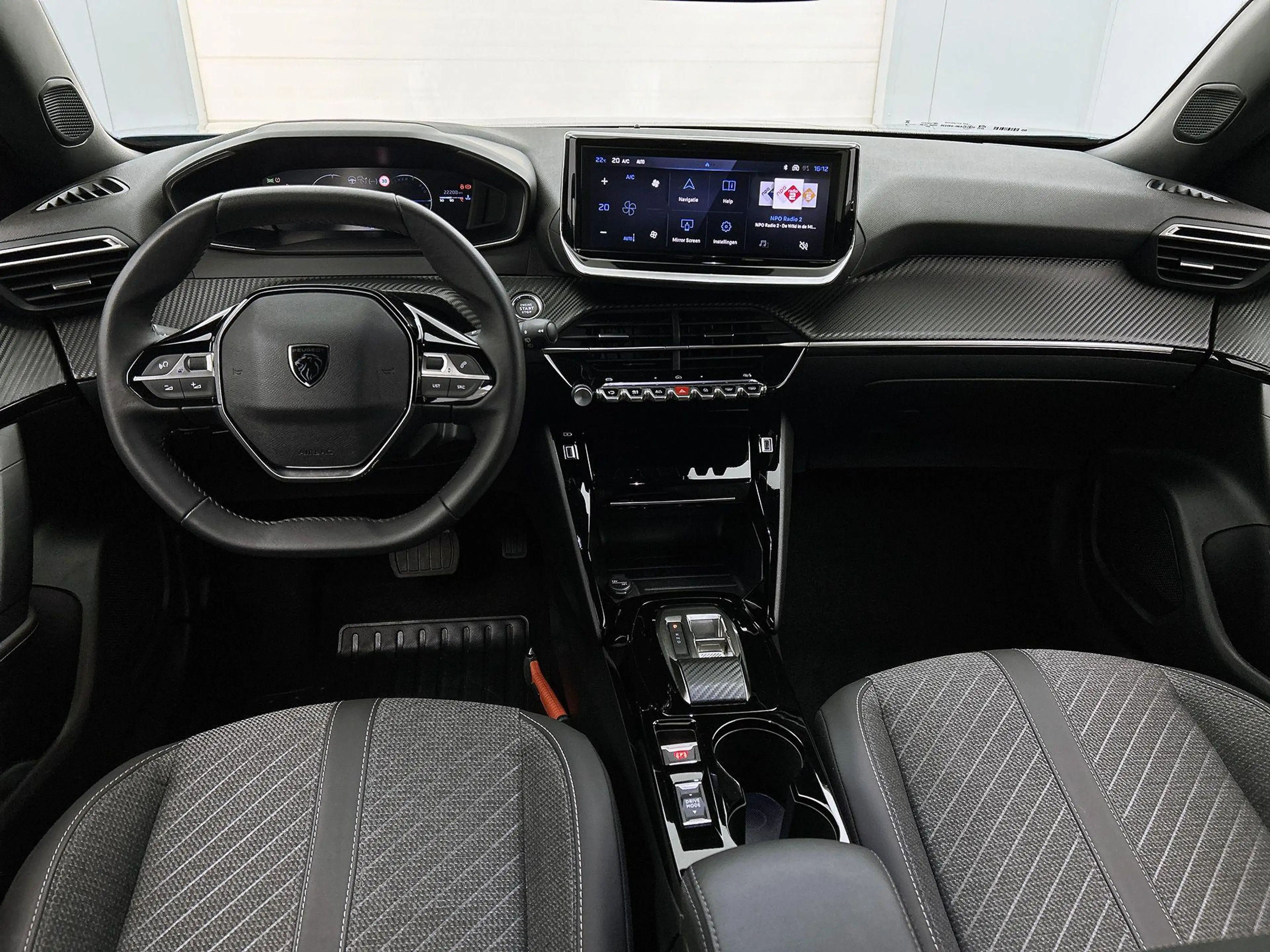 Peugeot 2008 SUV Allure Hybrid 145pk Automaat | Navigatie | 360 — photo 12