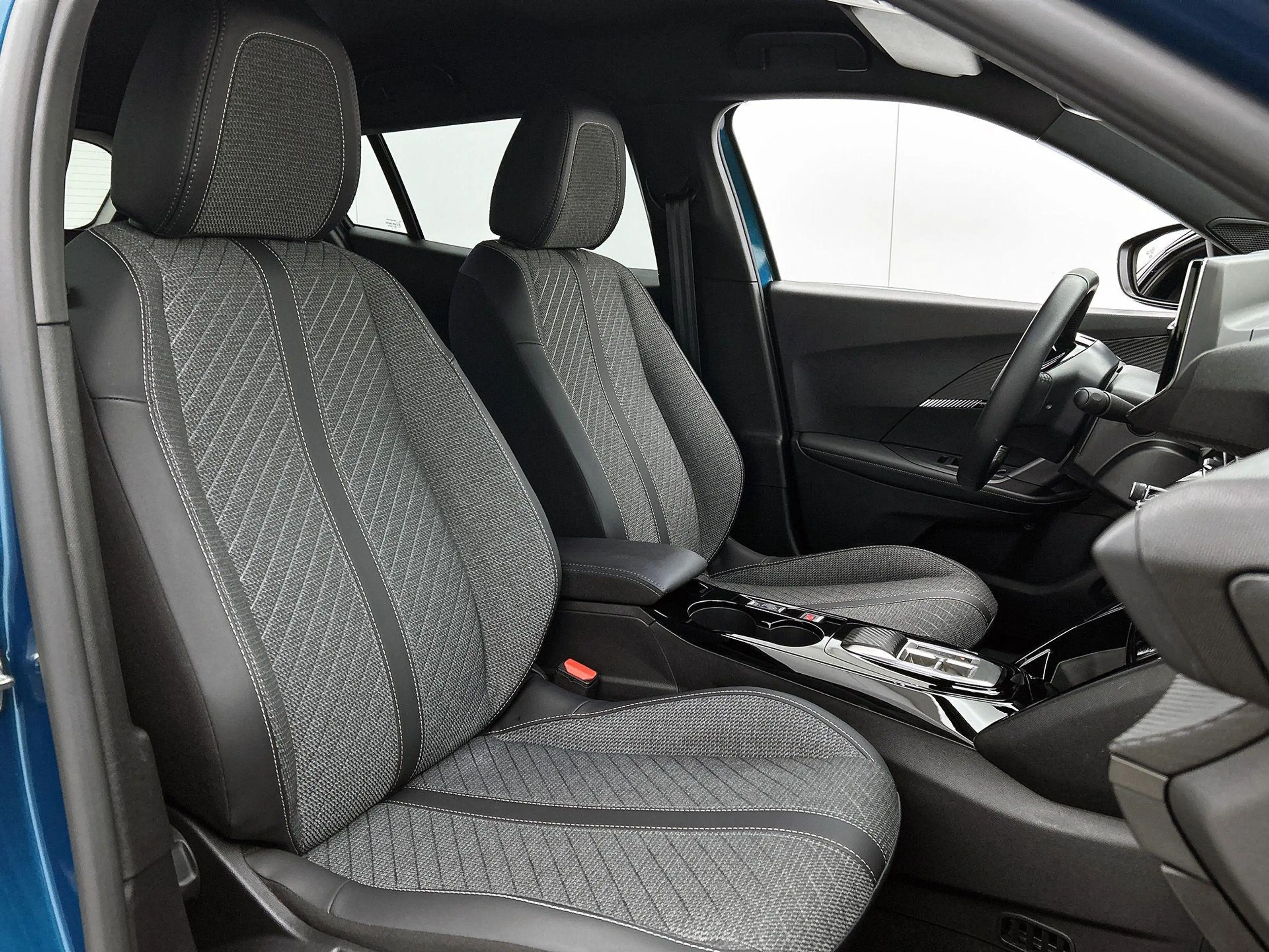 Peugeot 2008 SUV Allure Hybrid 145pk Automaat | Navigatie | 360 — photo 14