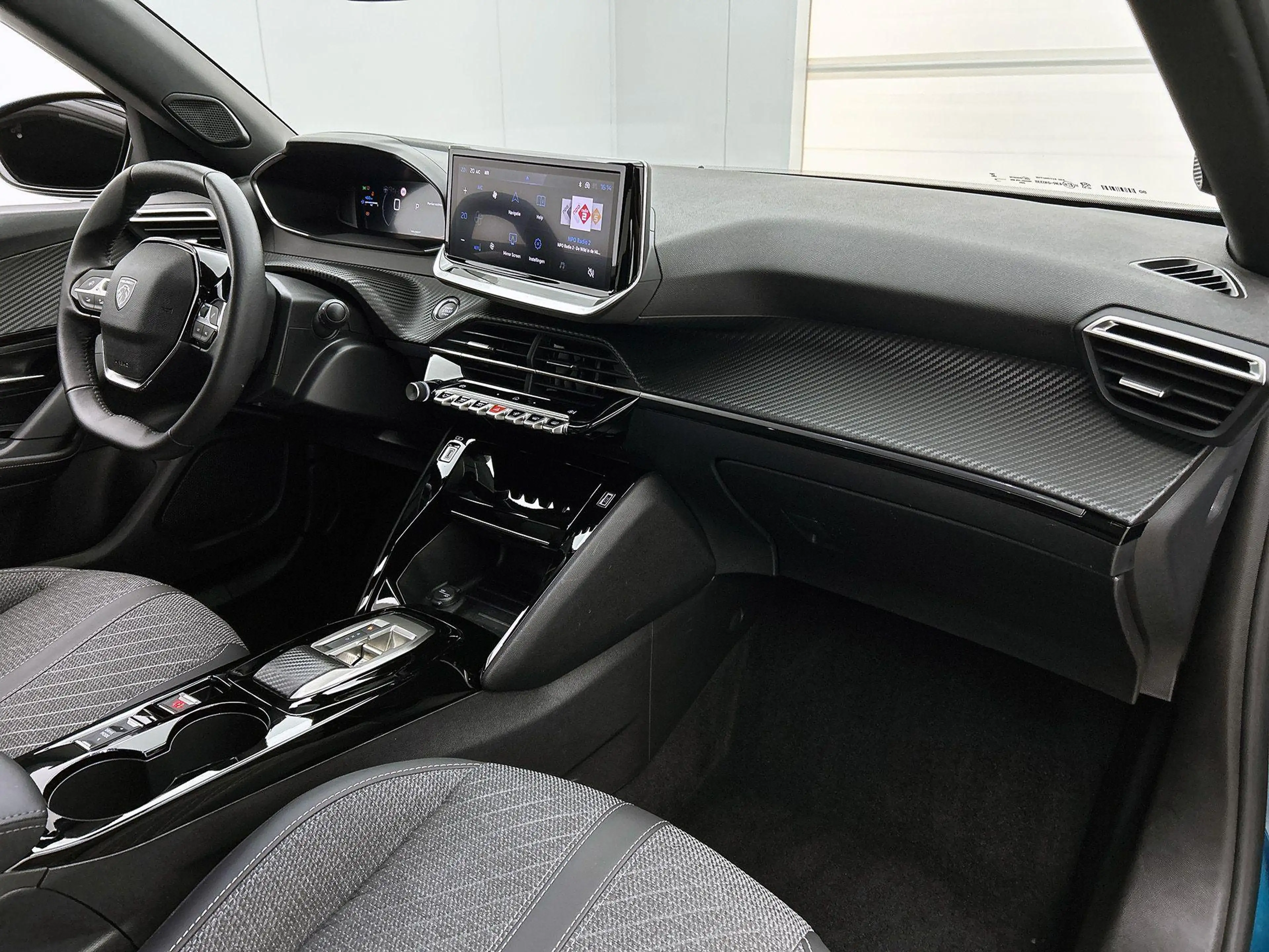 Peugeot 2008 SUV Allure Hybrid 145pk Automaat | Navigatie | 360 — photo 13