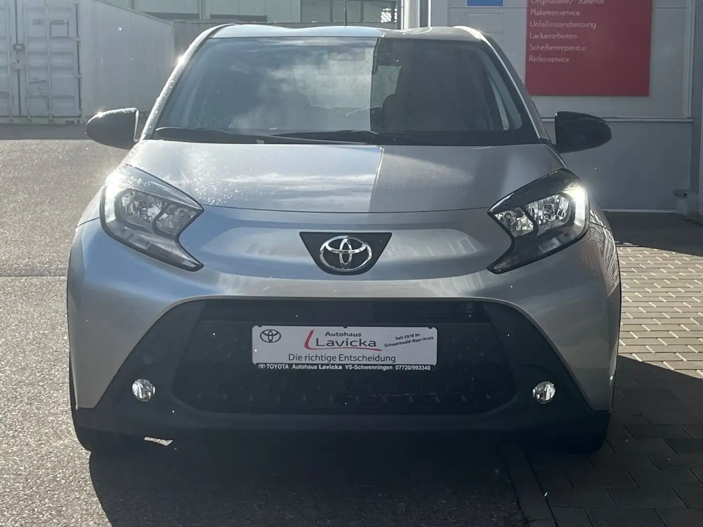 Toyota Aygo X Play Срібний - 2