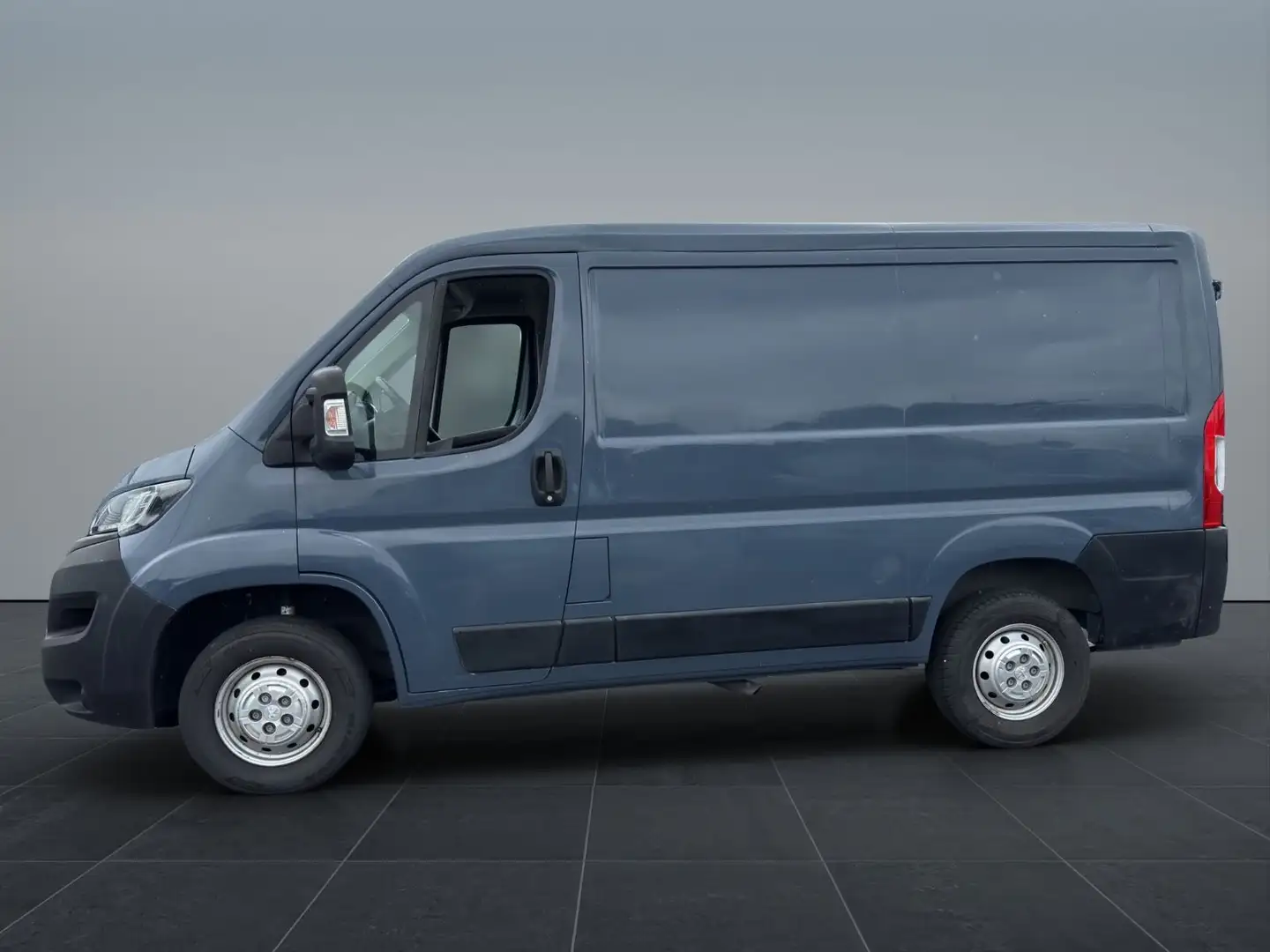Peugeot Boxer Kasten 328 L1H1 Pro BlueHDi 120 Stop&Start Gris - 2