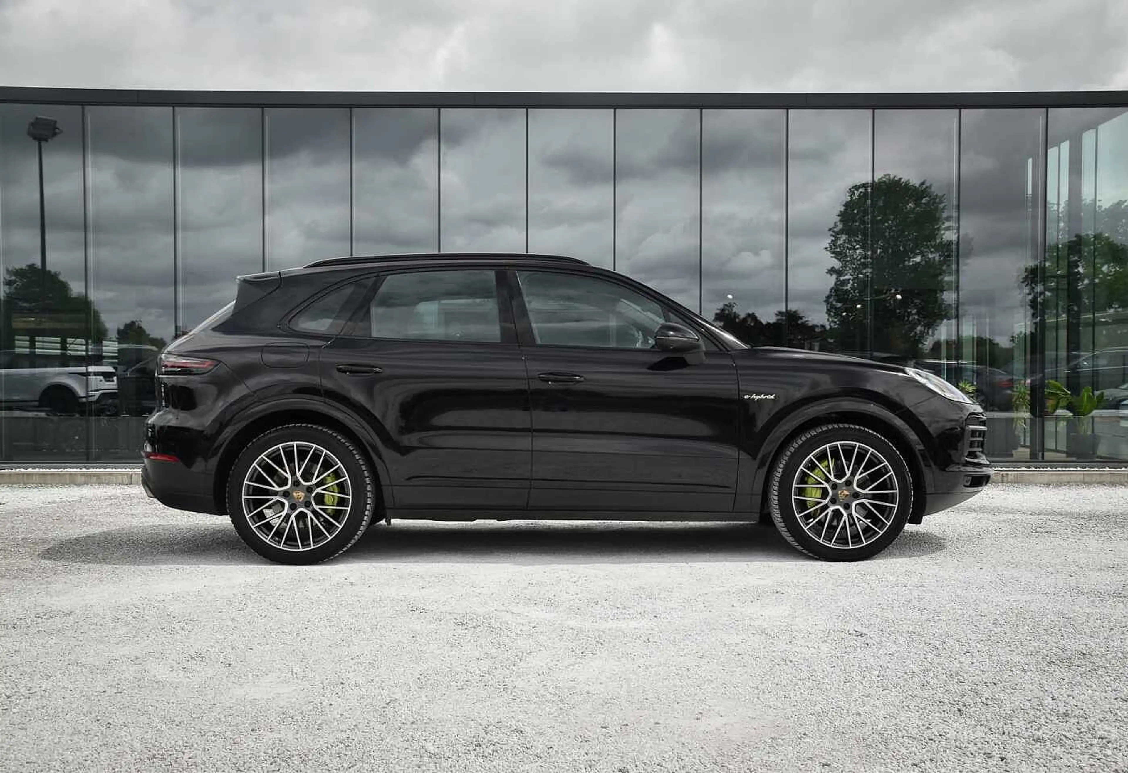 Porsche Cayenne 3.0i V6 e-Hybrid Pano BOSE Airsusp 21' — photo 6