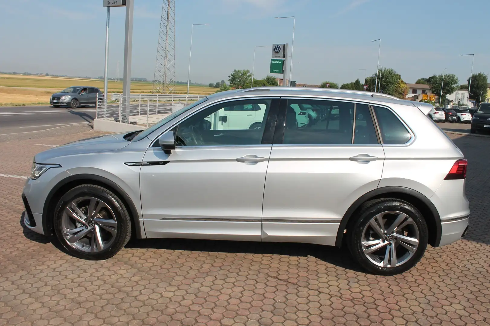 Volkswagen Tiguan Tiguan 2.0 TDI 150 CV SCR DSG R-Line Zilver - 2