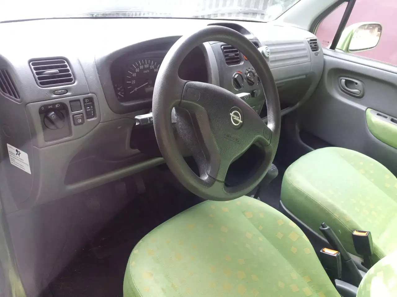 Opel Agila 1.0 12 V, foto 8