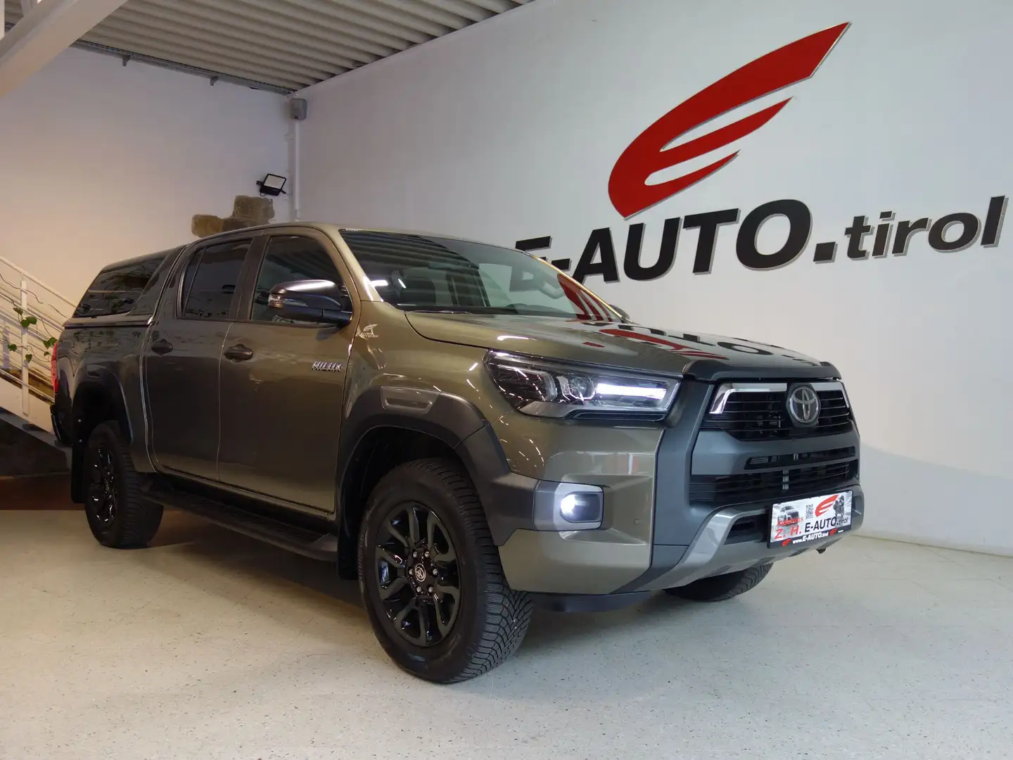 Toyota Hilux DK Invin. 4WD 2,8D Aut. Mod.24 *MWST *JBL *HARDTOP Braun - 1