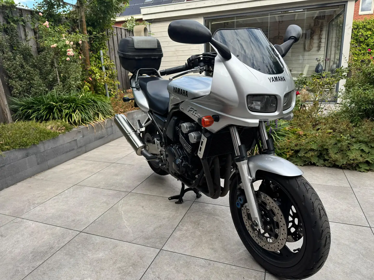 Yamaha FZR 600 Zilver - 2