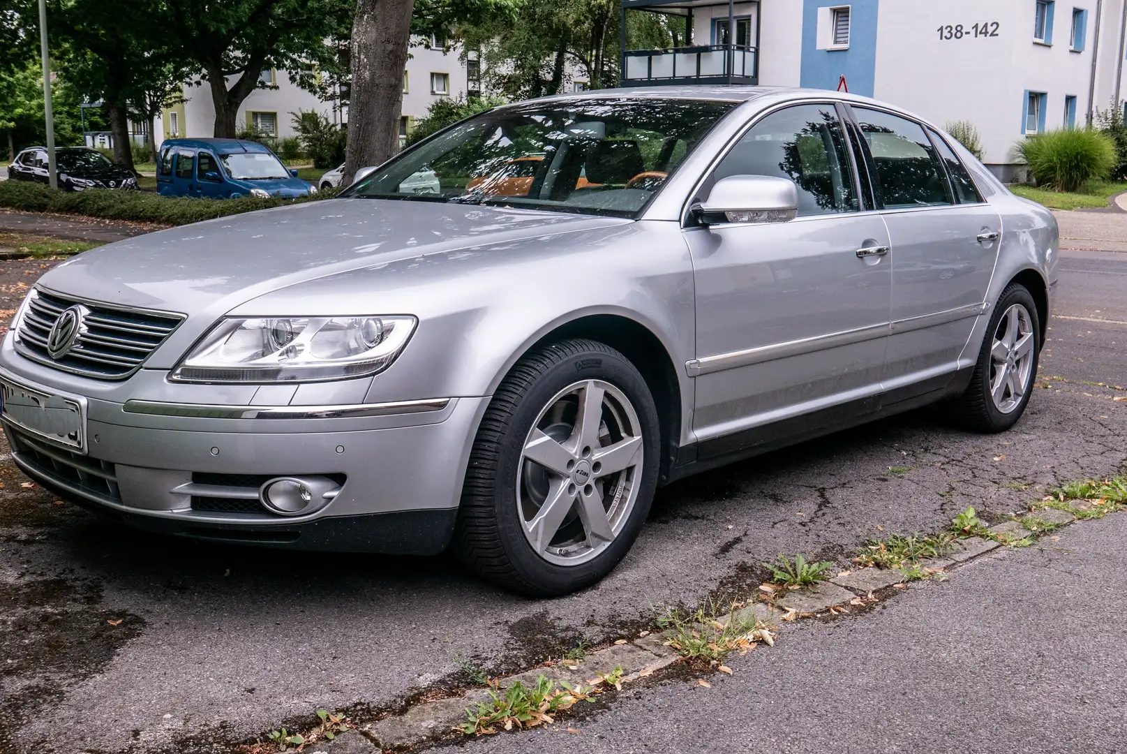 Volkswagen Phaeton Phaeton 3.2 V6 4MOTION Automatik (5 Sitzer) Argent - 1