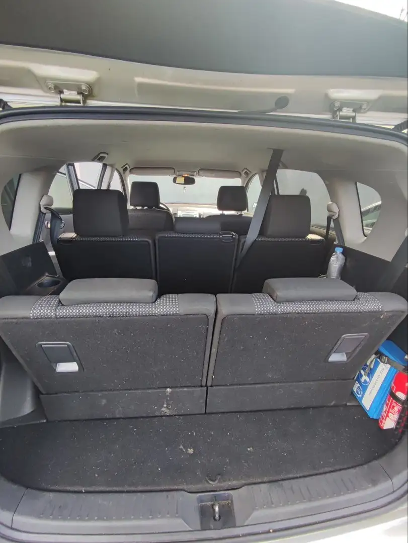 Toyota Corolla Verso Corolla Verso Diesel 2.2 D-CAT DPF Sol Серебристый - 2