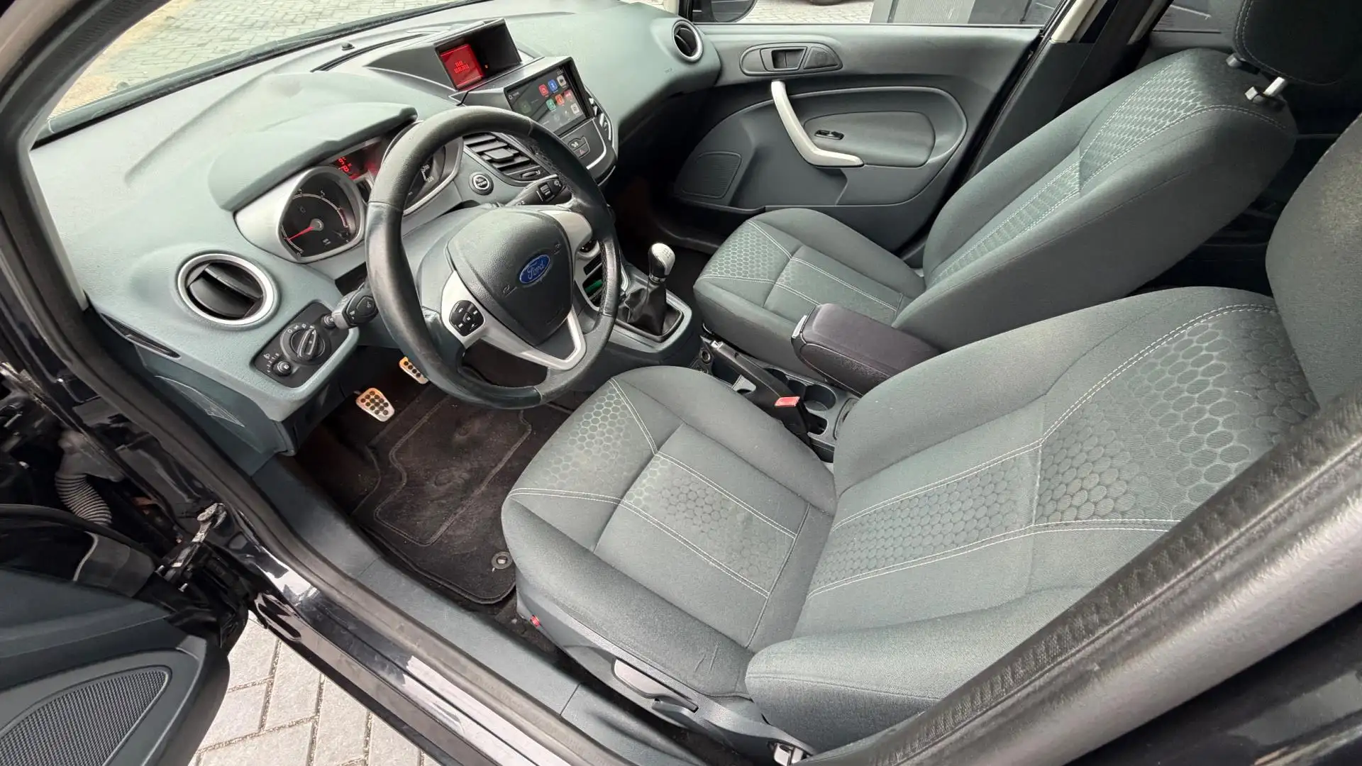 Ford Fiesta 1.6 Ghia Airco|Cruise|Stoelverwarming|P sensor Noir - 2