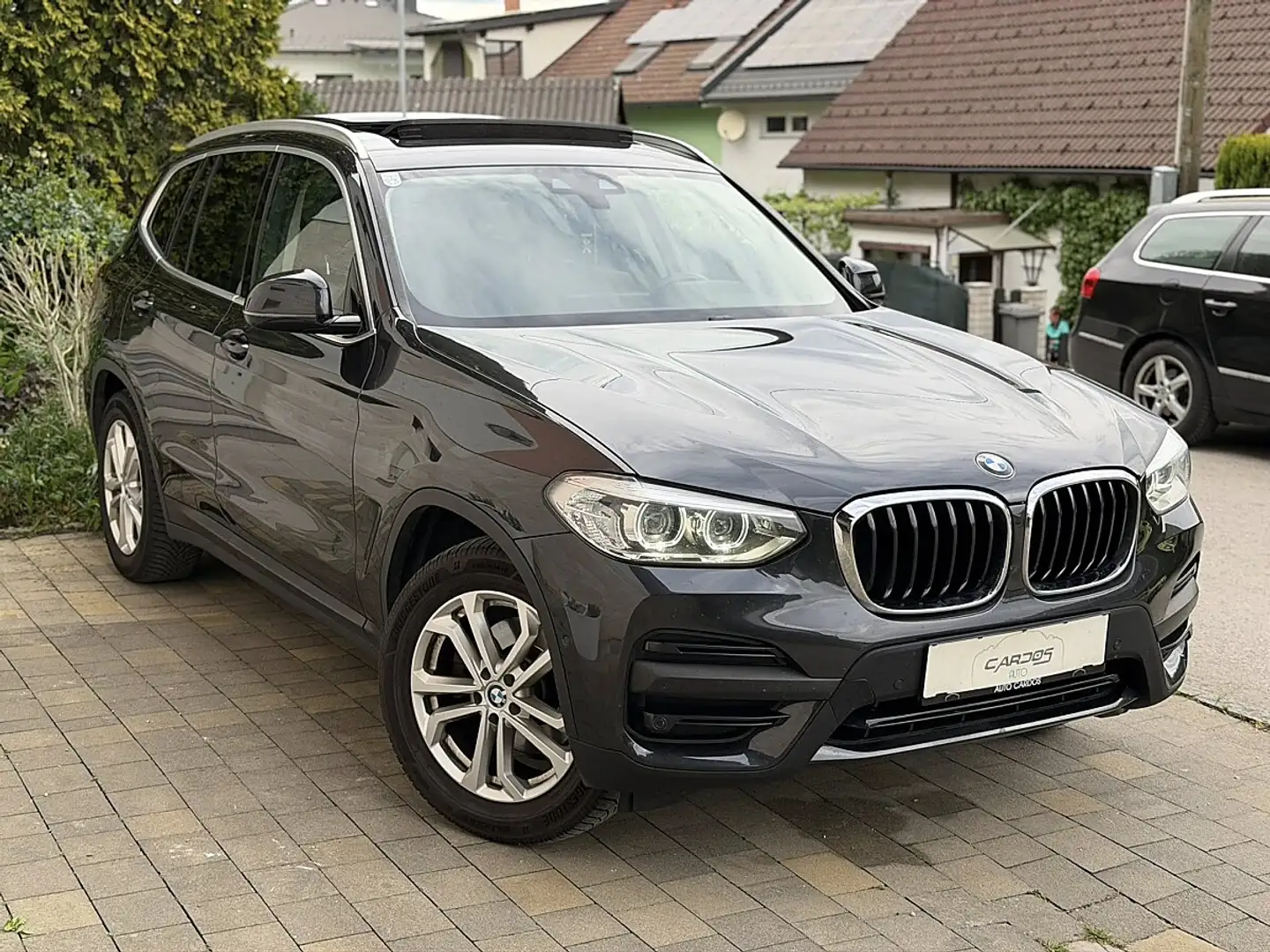 BMW X3 sDrive 18d Panoramadach Schwarz - 1