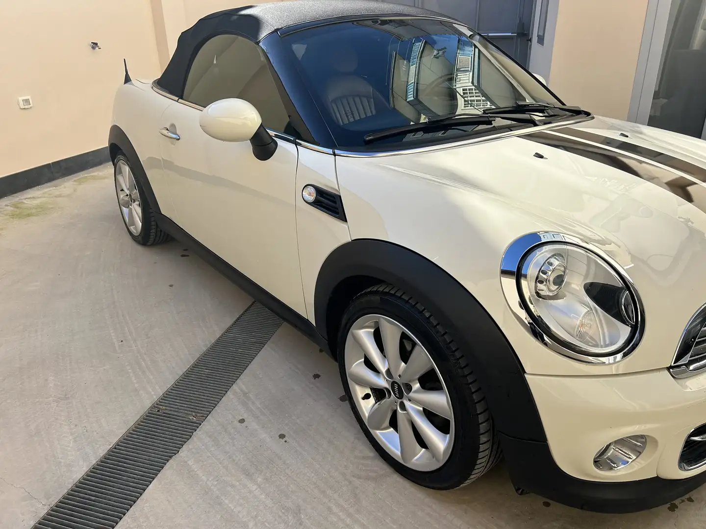 MINI Cooper C Cabrio - 1