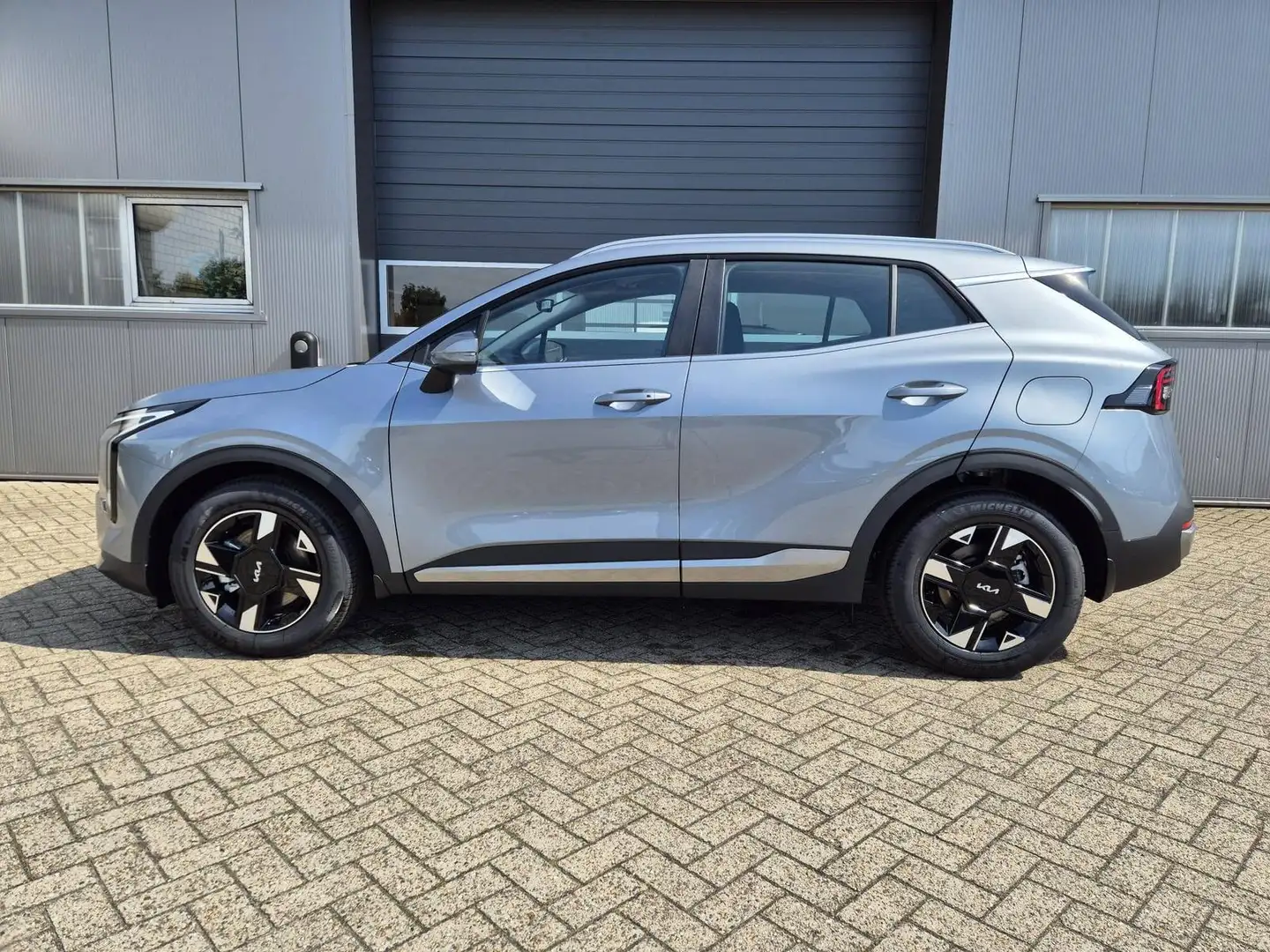 Kia Sportage Vision 1.6 T-GDi 150PS Automatik NEUES MODELL M... Silber - 2